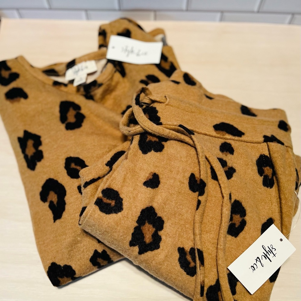 Leopard sweatsuit